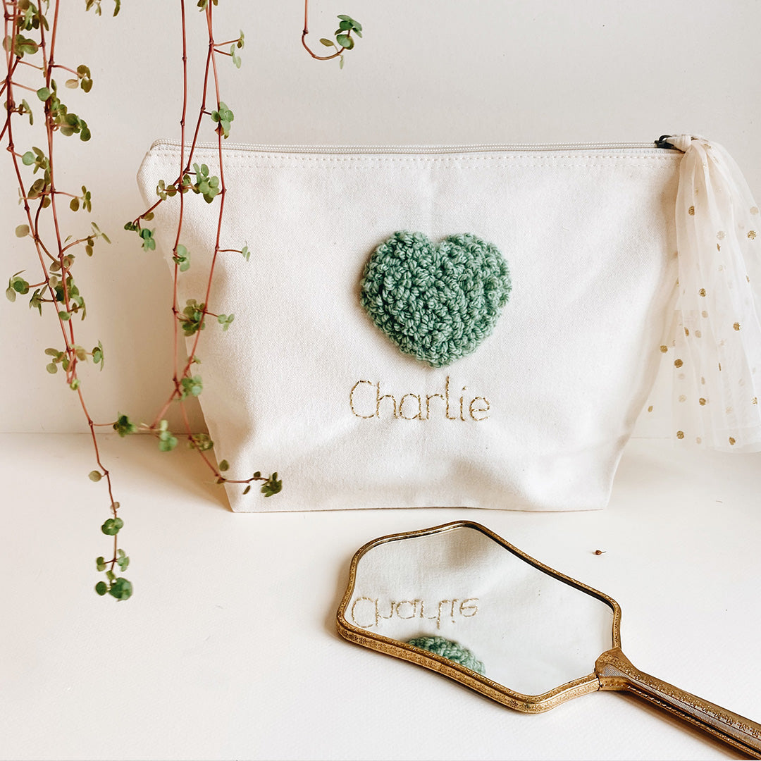 Trousse de toilette coeur personnalisable VERT AMANDE - Grand format