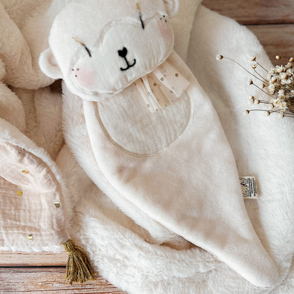 Doudou Loutre  Mme Loutre 100% fait main - Norme CE