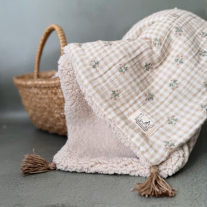 Couverture demie saison - Motif Carreaux fleuris - Sherpa Beige