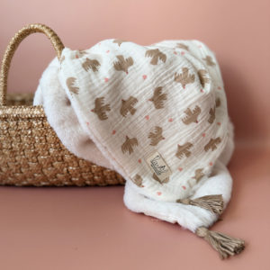 Couverture Chaude Fourrure écrue - Motif Oiseaux / Coeurs rose