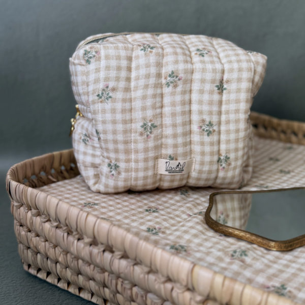 trousse de toilette matelassée carreaux fleuris 3