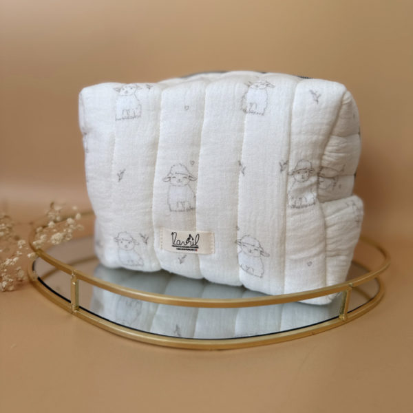 trousse de toilette matelassée petits moutons 12avril 1