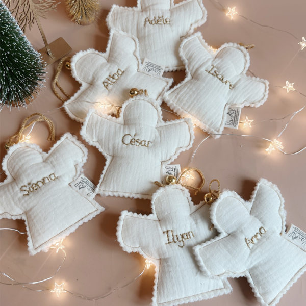 Ange a suspendre noel 12avril