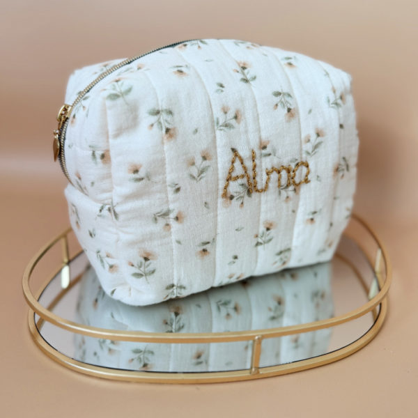 trousse de toilette matelassée fleuri vintage brodée prénom