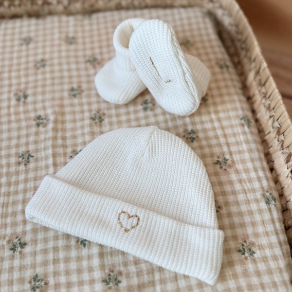 Bonnet de Naissance en Maille Tricot Blanc - ♡ Initiale brodée