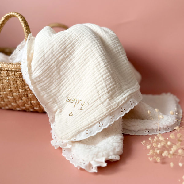 couverture demie saison 12avril gaze de coton dentelé et sherpa 1