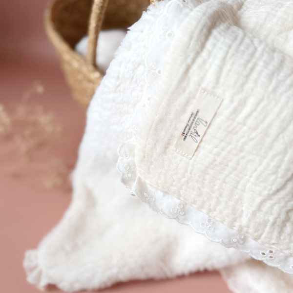 couverture demie saison 12avril gaze de coton dentelé et sherpa 2