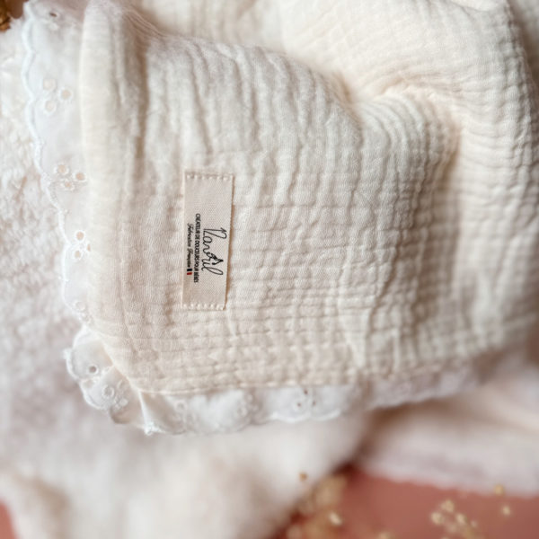 couverture demie saison 12avril gaze de coton dentelé et sherpa 3