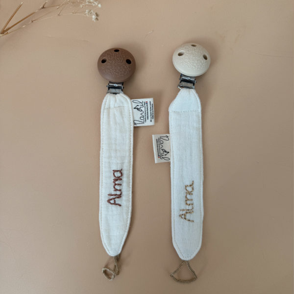 attache tétine gaze de coton écrue avec pince en silicone 12avril 3