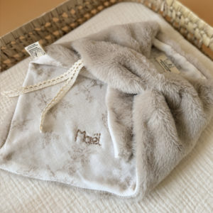 Doudou Lange Fourrure grège - Motif Toile de Jouy Biche